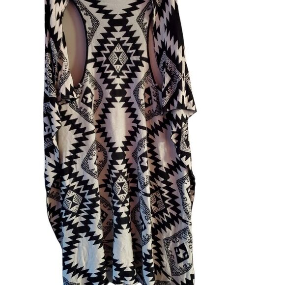 Lapis Long Knit Vest Black / Cream Large - Picture 5 of 8